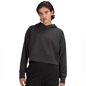 LULULEMON women’s LOUNGEFUL CROPPED HOODIE in Spark size 4 perfect condition